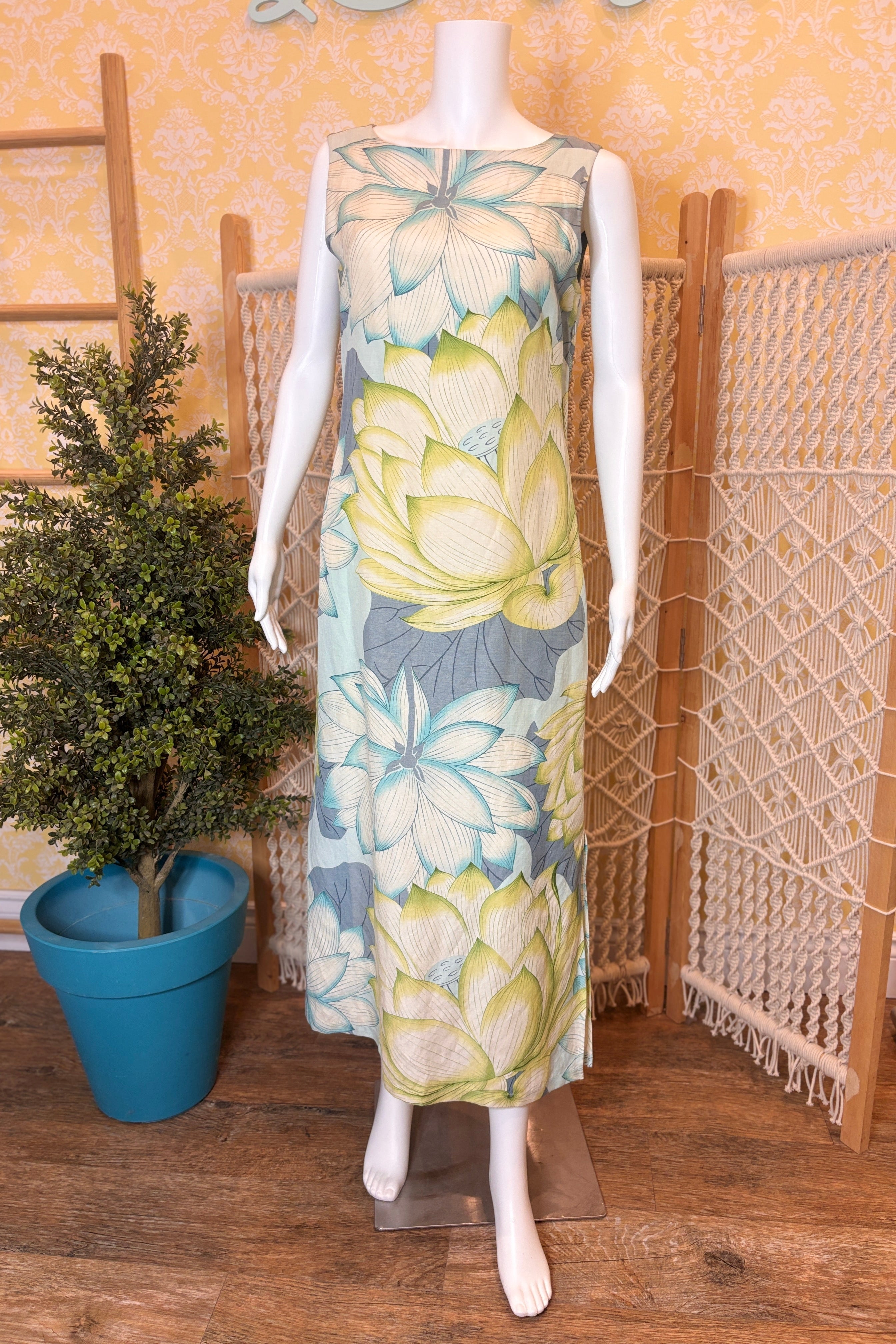 TOMMY BAHAMA- Silk/Linen Dress (12) Bella Women's Consignment Boutique TOMMY BAHAMA- Silk/Linen Dress (12) Bella Women's Consignment Boutique