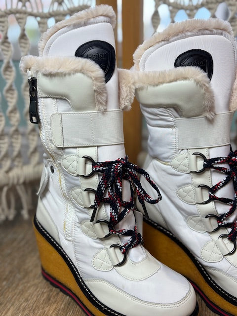 PAJAR White Wedge Boots - NWT! (9-9.5)