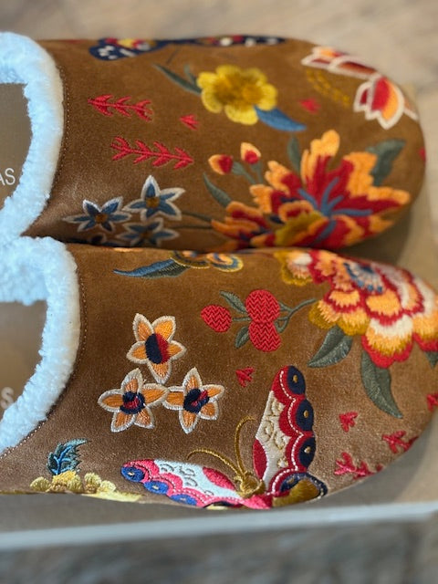 JOHNNY WAS-NWT Embroidered Suede Slides (9)
