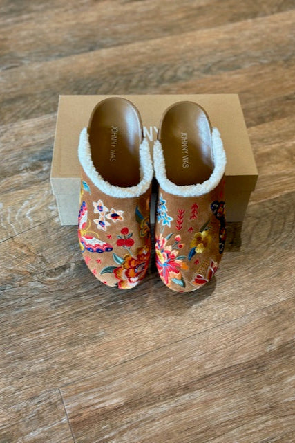 JOHNNY WAS-NWT Embroidered Suede Slides (9)