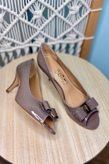 SALVATORE FERRAGAMO- Peep Toe Heels (8)