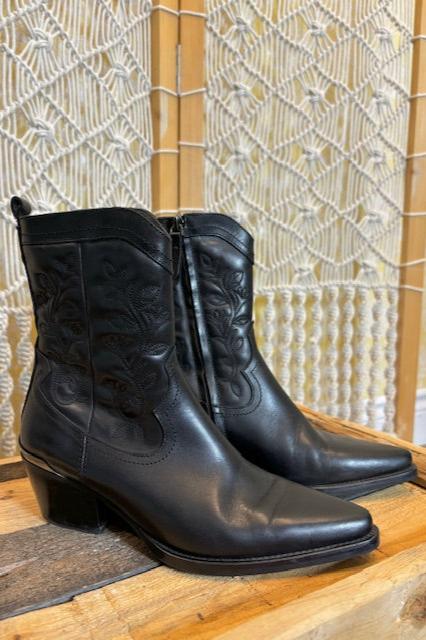 MASSIMO DUTTI Western Style Boot(size 6.5/7)