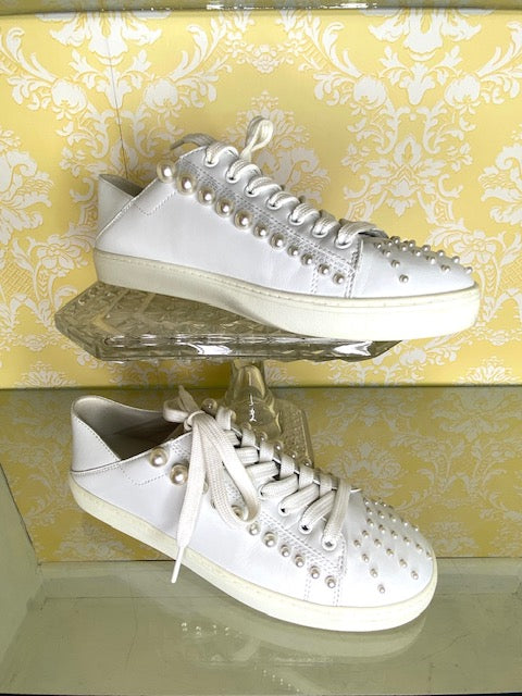 Stuart Weitzman- Leather & Pearls Runners (size 7.5)