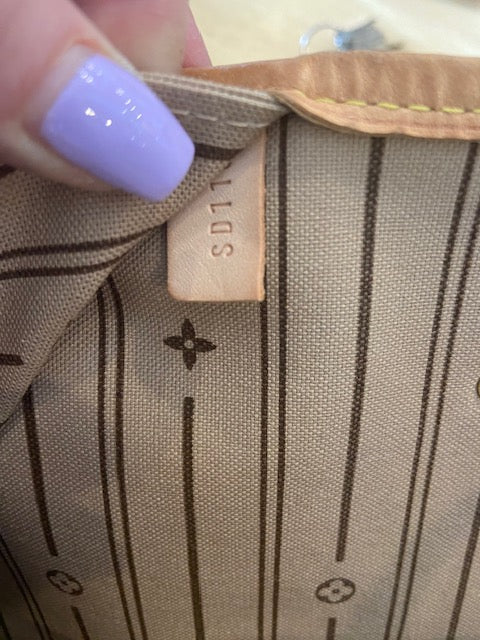 Louis Vuitton- Neverfull GM Monogram Handbag