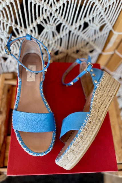 VALENTINO Garavani Rockstud Sandals (39)