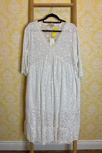 ASTRID- NWT Lace Dress Lined (L)