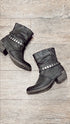 REIKER Grey Boots with studs (39)