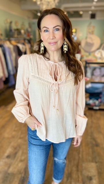 KIVARI Blouse (M) NWT!