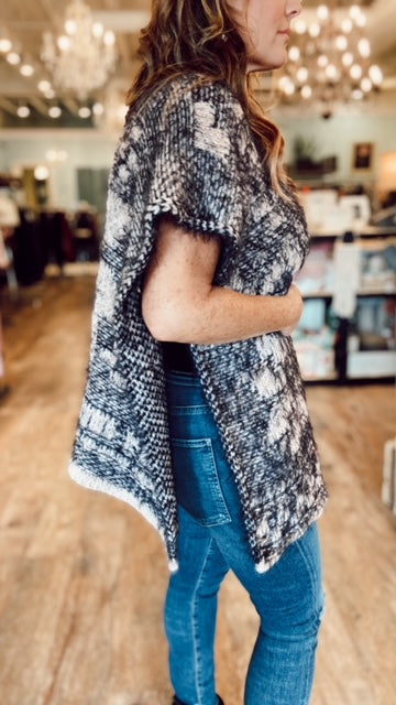 BONNEFOY Creations Knit Shawl/Poncho (O/S)