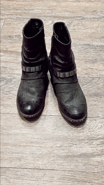 REIKER Grey Boots with studs (39)