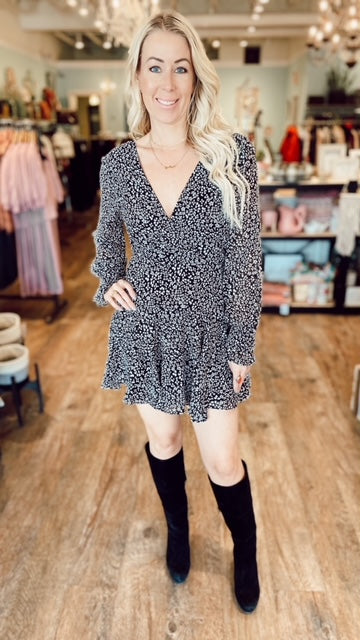 DYNAMITE Floral Dress (S) Bella Women's Consignment Boutique DYNAMITE Floral Dress (S) Bella Women's Consignment Boutique
