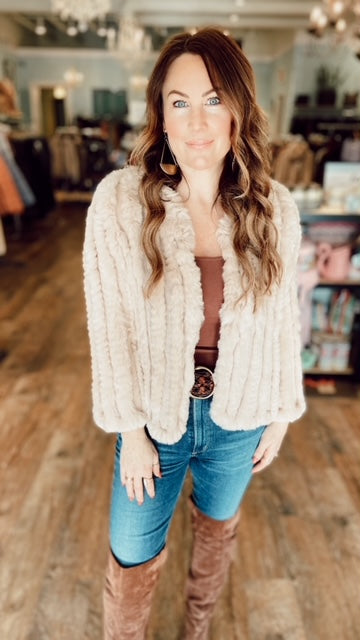 HEARTLOOM Rabbit Fur Sweater (Fit M)
