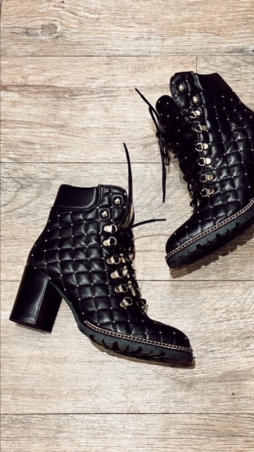 RON WHITE Black/Gold Stud Quilted Leather Boots (7.5)
