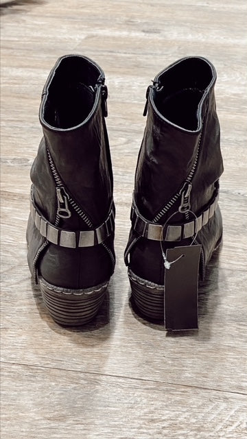 REIKER Grey Boots with studs (39)