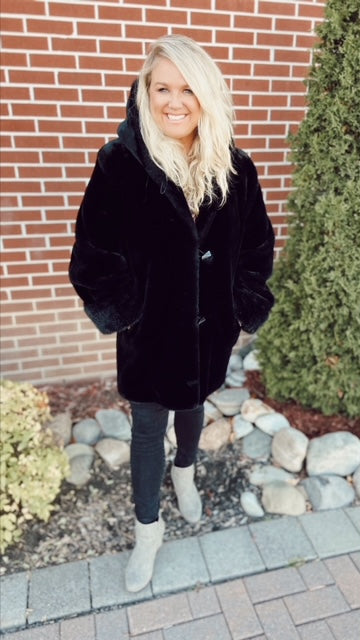 LONDON FOG Faux Fur Coat (L)