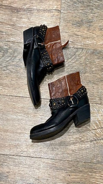 SAM EDELMAN Brown/Black Leather Stud Ankle Boots (37)