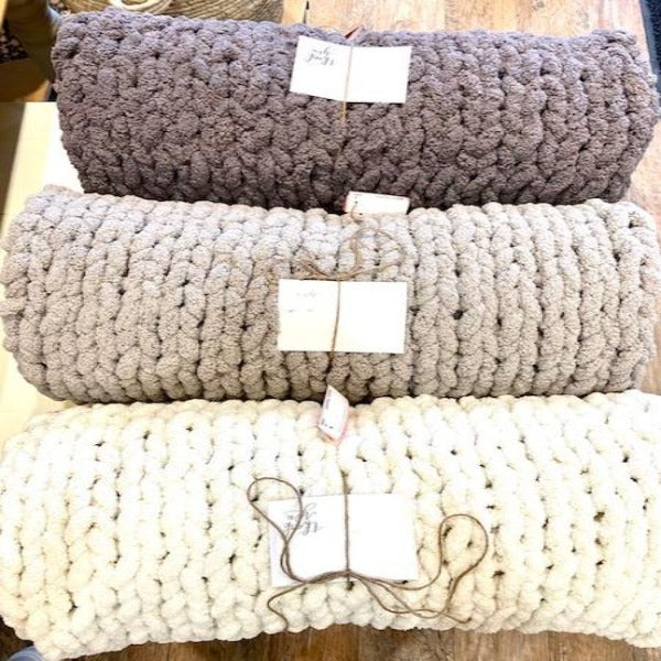 CHUNKY KNIT Handmade Blankets